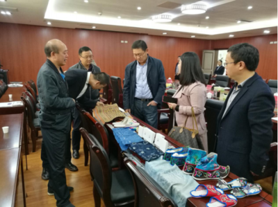 大連國(guó)家廣告產(chǎn)業(yè)園相關(guān)負(fù)責(zé)人赴六盤水交流小資源 - 快訊 - 華財(cái)網(wǎng)-關(guān)注互聯(lián)網(wǎng)金融